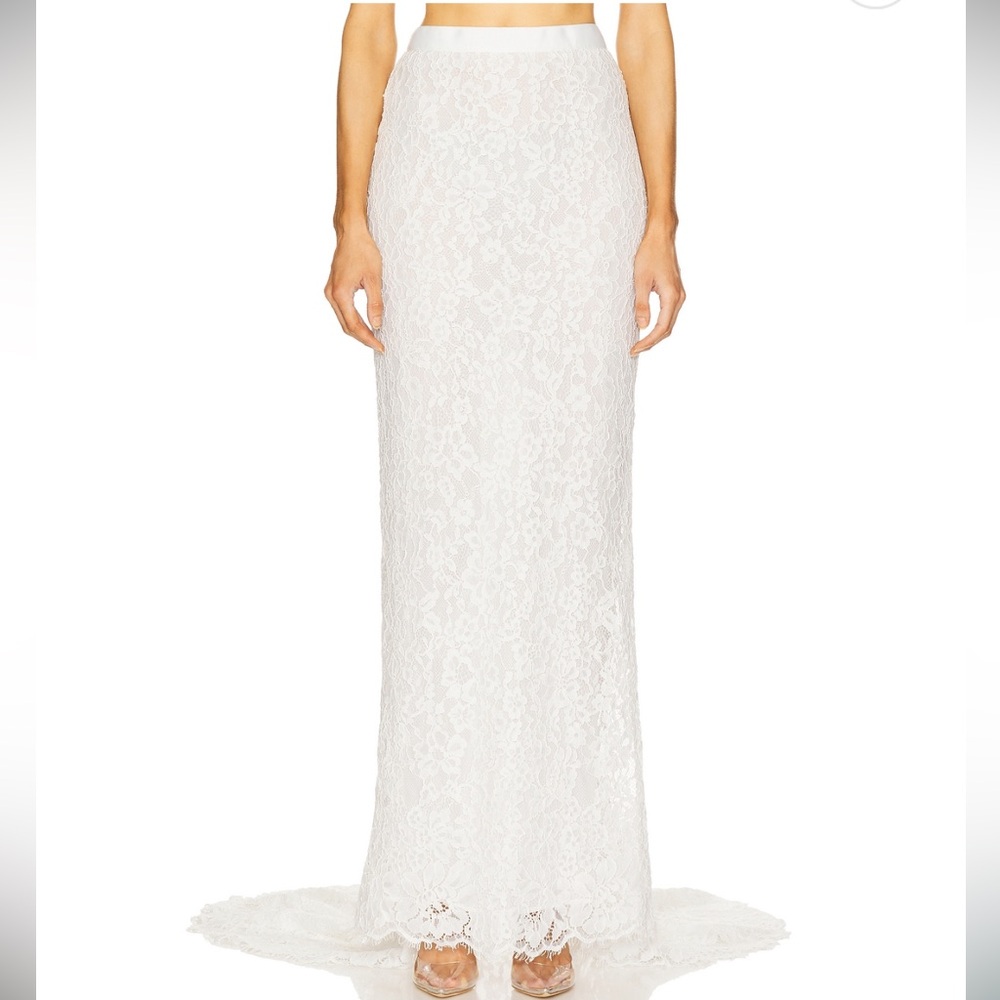 The forever Audrey skirt in white by Helsa